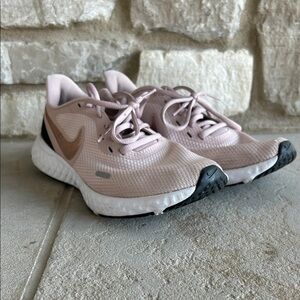 Nike Women's Soft Pink Sneakers